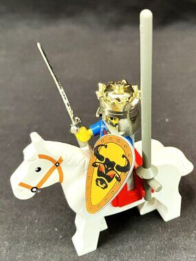 #6008 Royal King Figure Vintage and Retired - No Booklet - 1995
